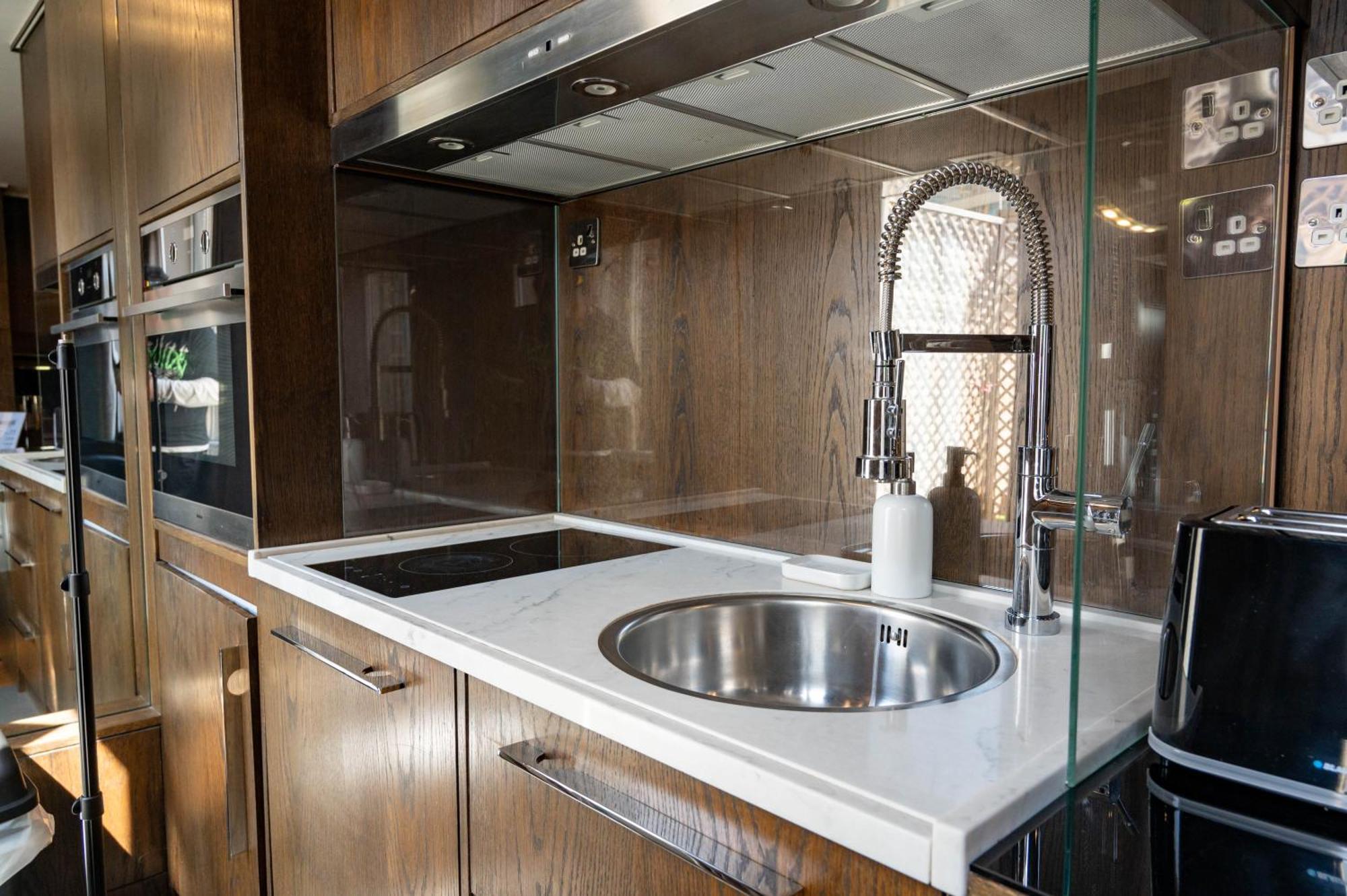 Luxury Studio Flat Victoria Sw1 Londra Esterno foto